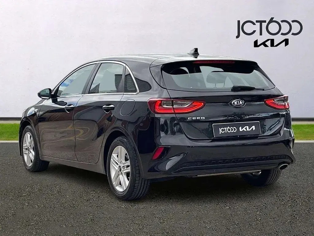 Used Kia Ceed 117 HP (86 kW) 2019 Black Hatchback