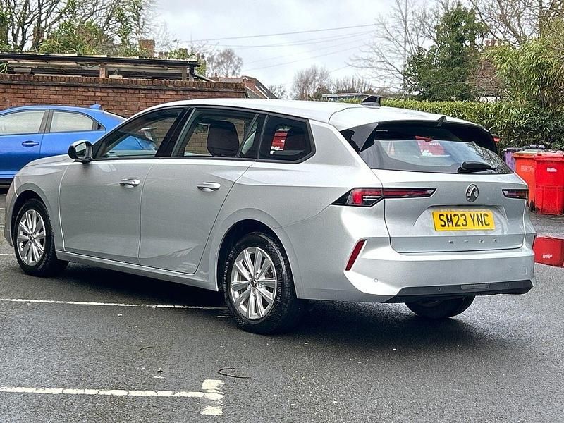 Used Vauxhall Astra Design Edition 130 HP (95 kW) 2023 Grey Estate