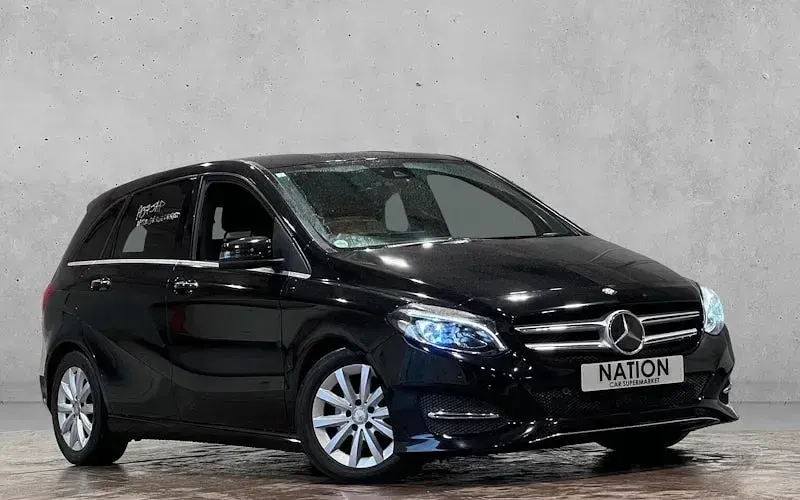Usado Mercedes B180 Premium 122 HP (89 kW) 2017 Monovolume