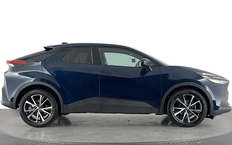 Used Toyota C-HR Design 140 HP (102 kW) 2026 SUV