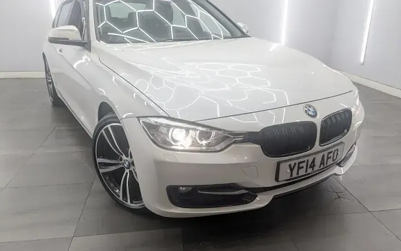 Used BMW 318 Sport Line 143 HP (105 kW) 2014 Sedan