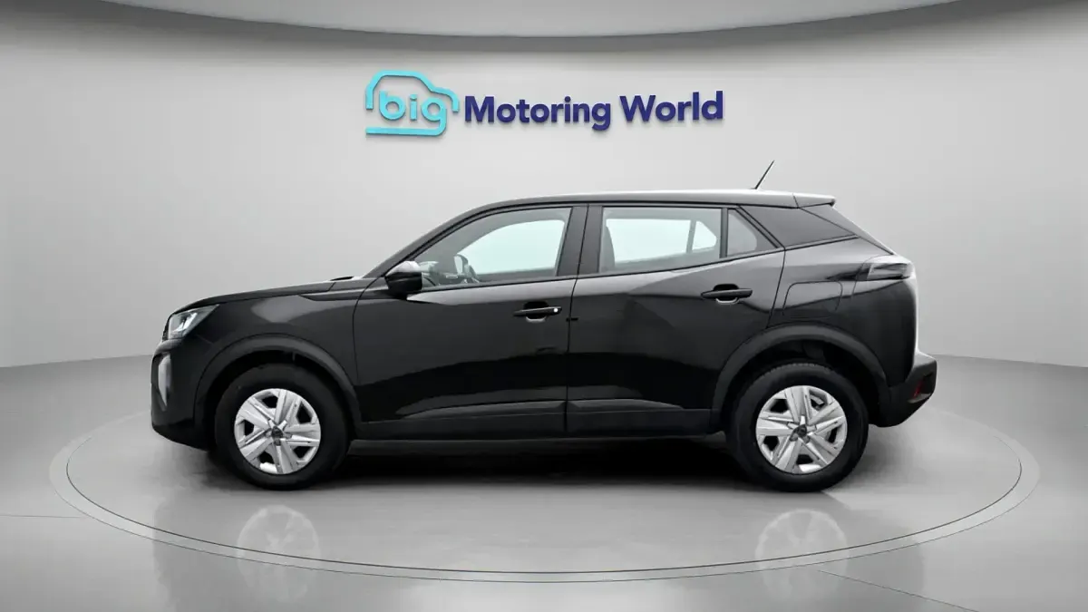 Begagnad Peugeot 2008 Active 101 HK (74 kW) 2023 Svart SUV