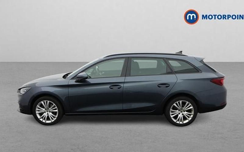 Usado Seat Leon SE Dynamic 150 HP (110 kW) 2023 Cinzento Carrinha