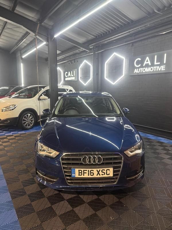 Used Audi A3 Comfort 2016 Blue Hatchback