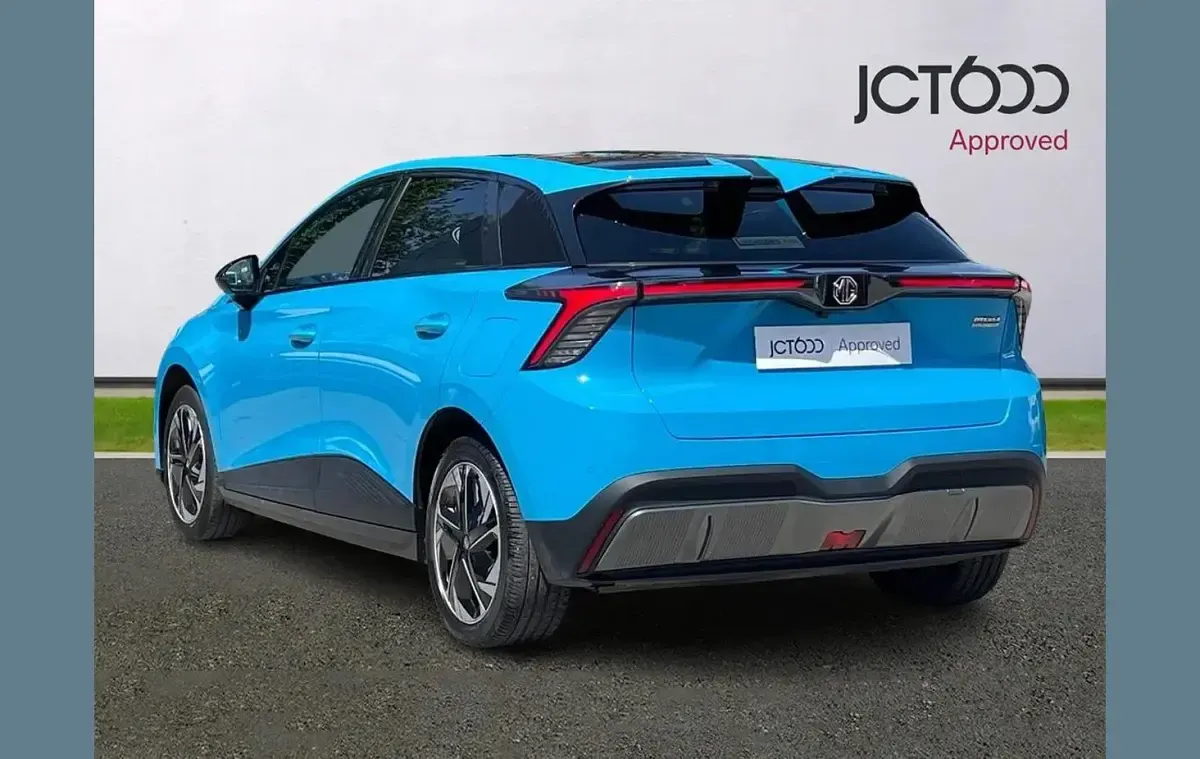 Used MG MG4 EV Trophy 150 kW (204 HP) 2023 Blue Hatchback