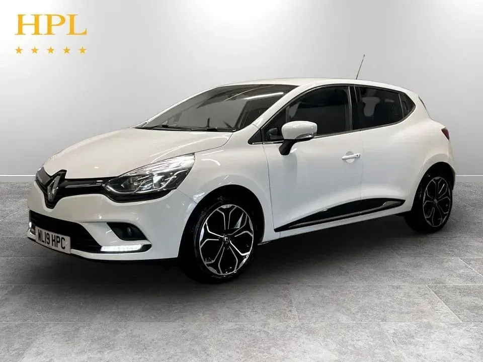 Used Renault Clio IV Iconic 90 HP (66 kW) 2019 White Hatchback