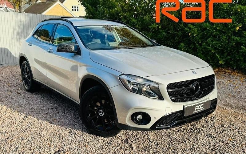 Silver Used 2018 Mercedes GLA200 Executive SUV | £15,895 (Fair price) - Image 1/4