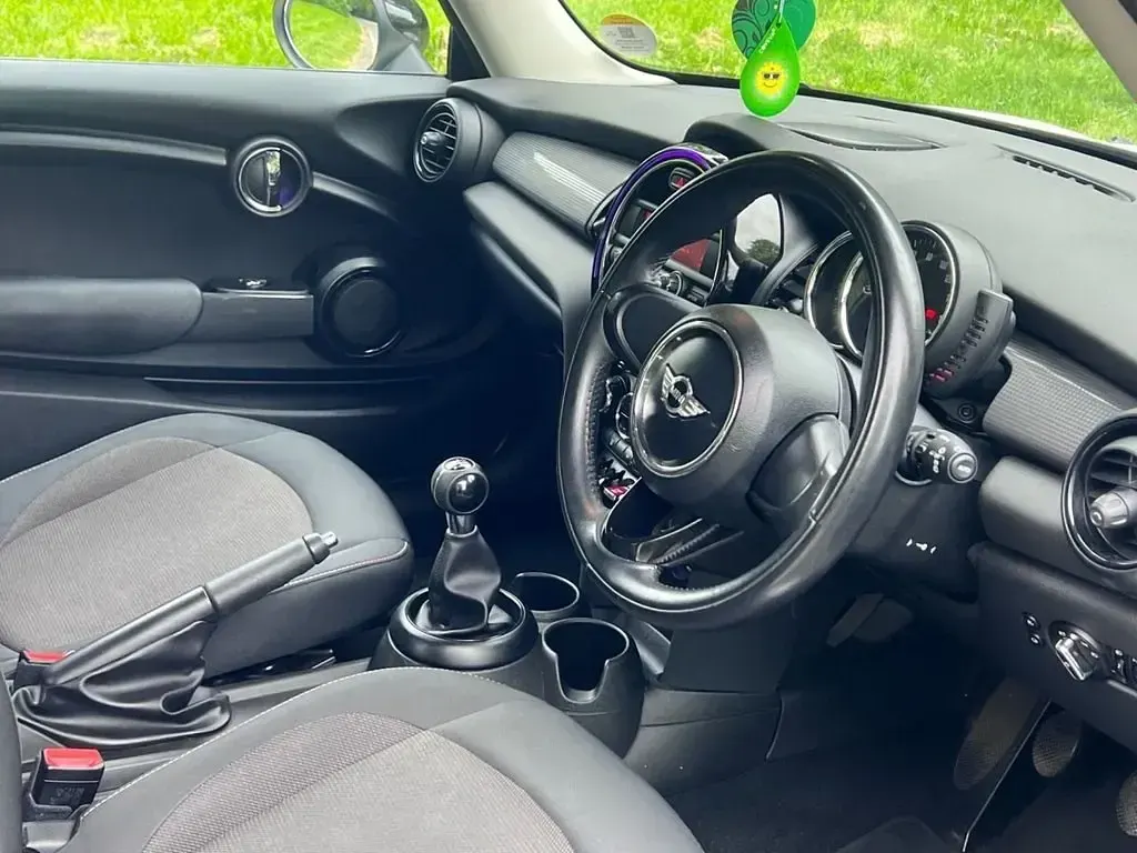 Usado Mini One D Hatch 95 CV (69 kW) 2016 Blanco Utilitario