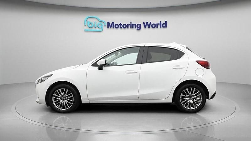 Used Mazda 2 Inclusive 90 HP (66 kW) 2023 White Hatchback