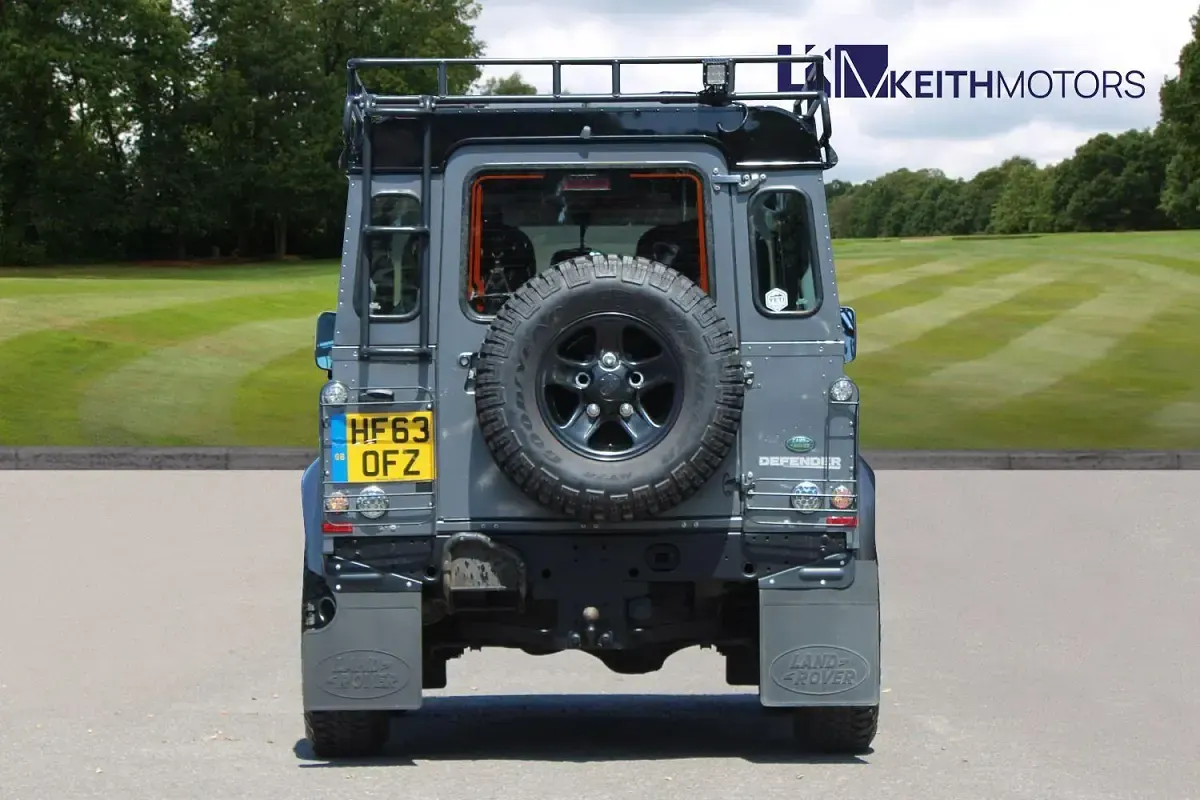 Used Land Rover Defender 122 HP (89 kW) 2013 Grey Estate