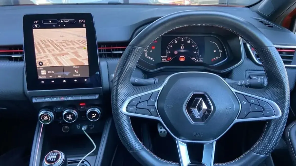 Używany Renault Clio V RS Line 89 KM (65 kW) 2022 Pomarańczowy