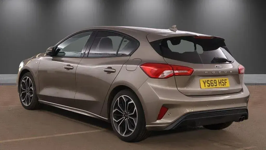 Used Ford Focus ST-Line X 182 HP (133 kW) 2019 Silver Hatchback