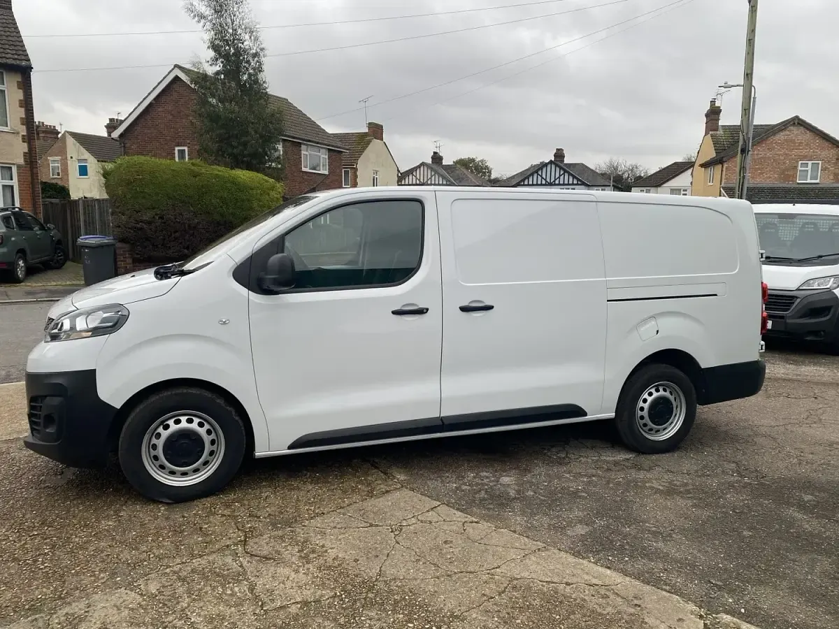 Used Vauxhall Vivaro Sportive 2021 White MPV