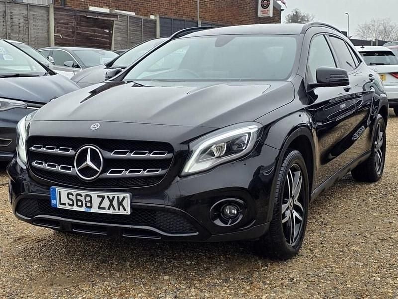 Used Mercedes GLA180 Urban 122 HP (89 kW) 2018 Black SUV