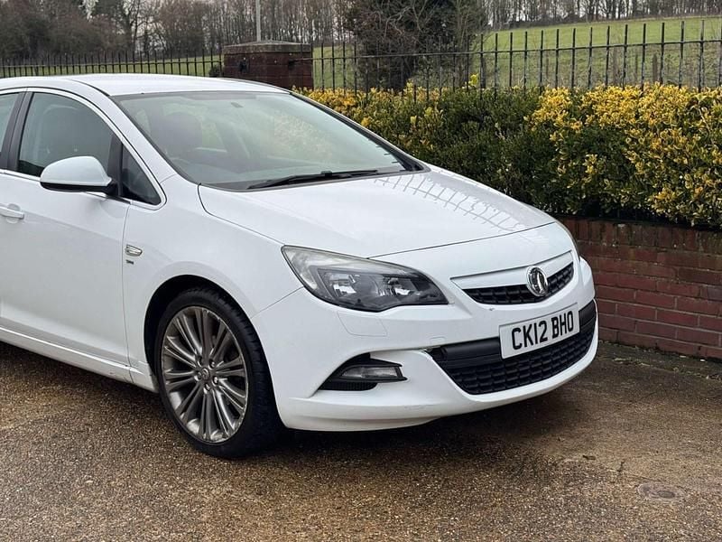 Used Vauxhall Astra SRi 2012 White Hatchback