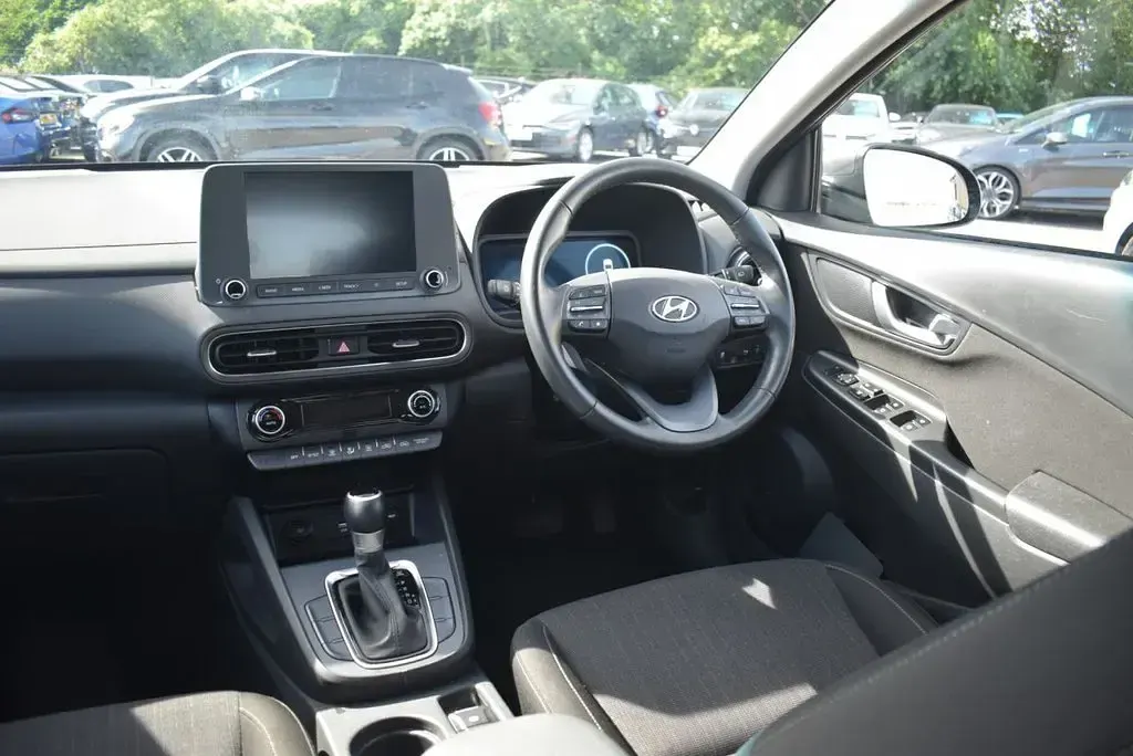 Used Hyundai Kona SE 141 HP (103 kW) 2023 Grey SUV