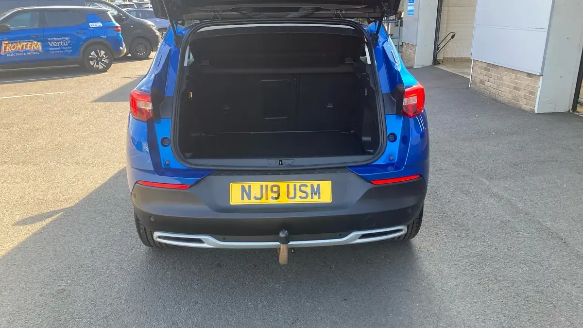 Used Vauxhall Grandland X Sport 131 HP (96 kW) 2019 Blue SUV