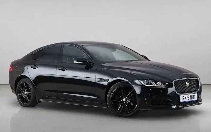 Used Jaguar XE Ingenium 200 HP (147 kW) 2019 Sedan