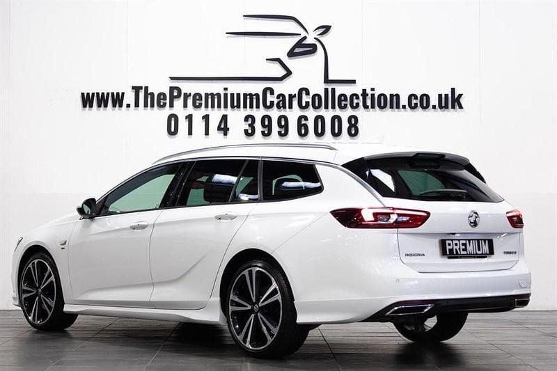 Used Vauxhall Insignia SRi 170 HP (125 kW) 2017 White Estate