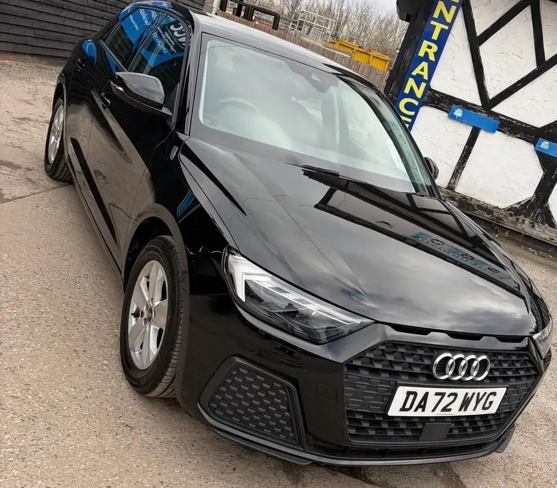 Usado Audi A1 Sportback Design 95 HP (69 kW) 2022 Preto Citadino