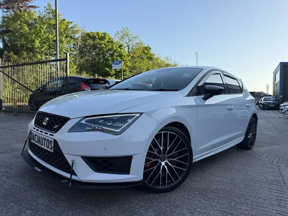 Used Seat Leon CUPRA 2017 White Hatchback