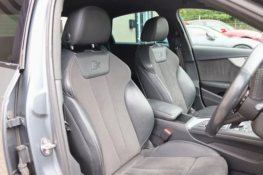 Used Audi A4 S-Line 190 HP (139 kW) 2019 Grey Sedan