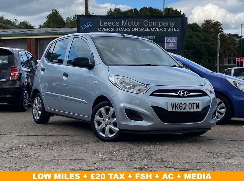 Silver Used 2012 Hyundai i10 Classic Hatchback | £3,395 (Fair price) - Image 1/4