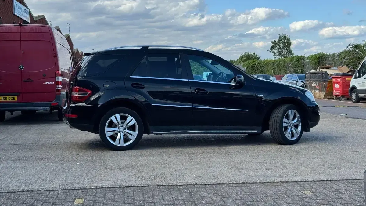 Used Mercedes ML350 231 HP (169 kW) 2010 Black SUV