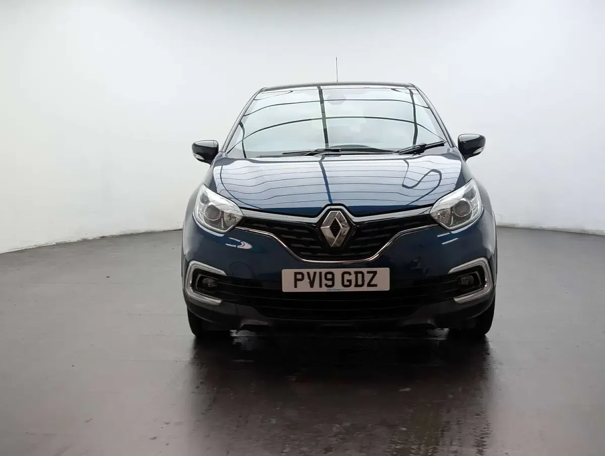 Used Renault Captur Iconic 115 HP (84 kW) 2019 Blue and black SUV