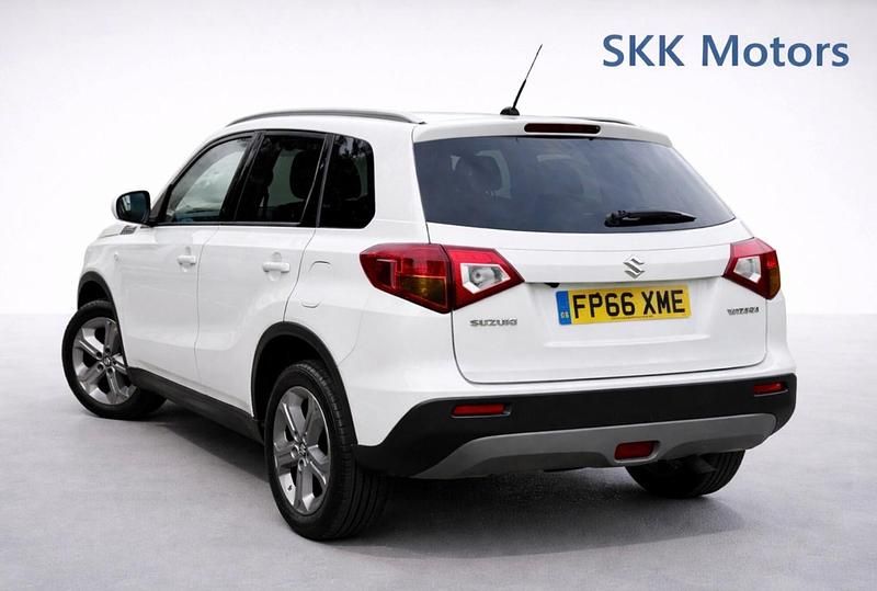 Second-hand Suzuki Vitara SZ-T 120 CP (88 kW) 2016 Alb SUV