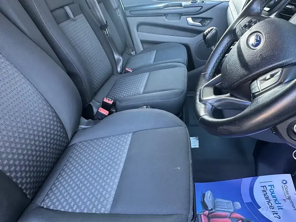 Used Ford Transit Custom Trend 130 HP (95 kW) 2019 White Estate