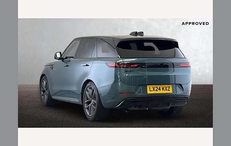 Usado Land Rover Range Rover Sport SE Dynamic 300 HP (220 kW) 2024 Verde SUV