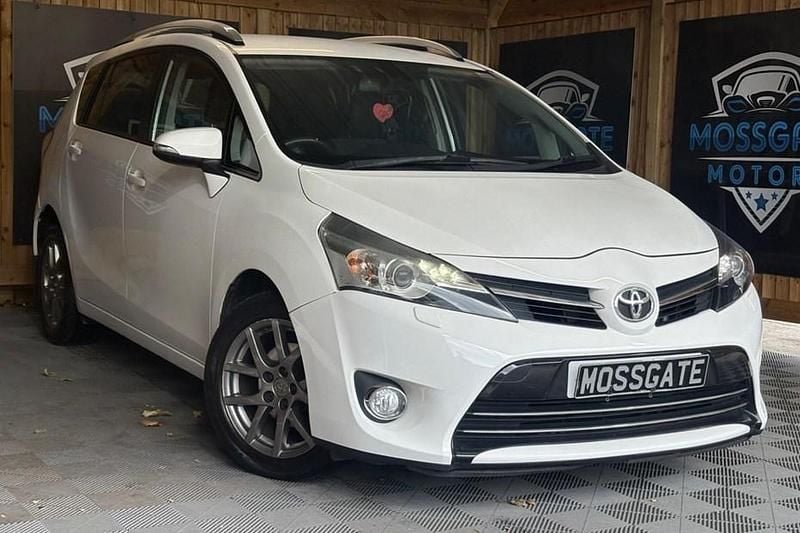White Used 2015 Toyota Verso MPV | £8,990 (Good price) - Image 1/1