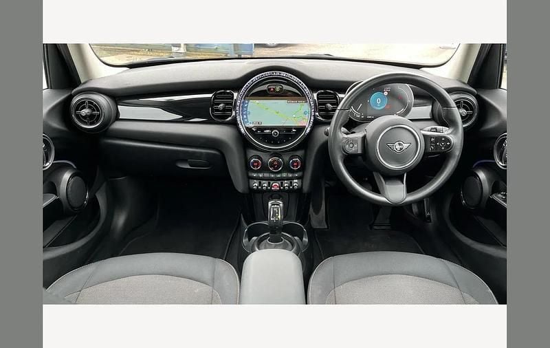 Used Mini Cooper Classic 136 HP (100 kW) 2023 Silver Hatchback