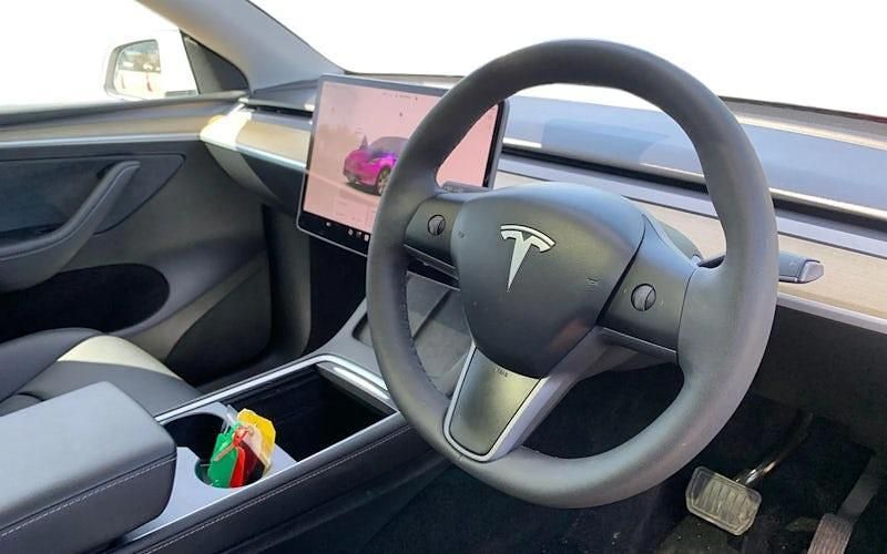 Używany Tesla Model Y RWD 219 kW (299 KM) 2023 Biały SUV