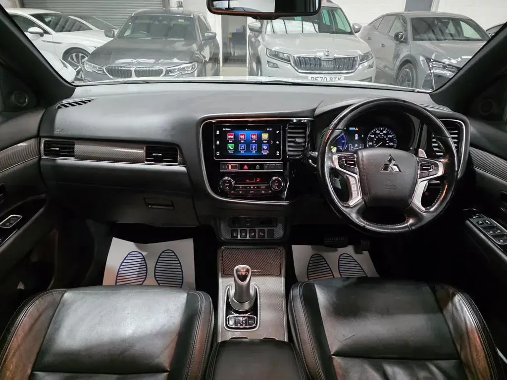 Used Mitsubishi Outlander P-HEV 2018 White SUV