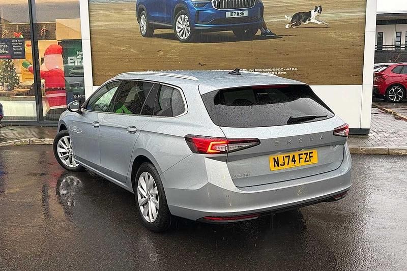 Used Skoda Superb SE Technology 147 HP (108 kW) 2024 Pebble silver metallic Estate