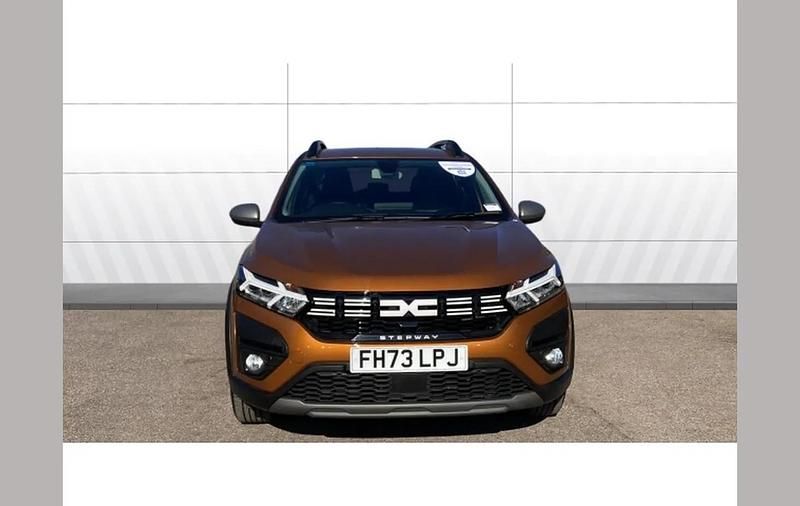 Used Dacia Sandero Journey 90 HP (66 kW) 2024 Orange SUV