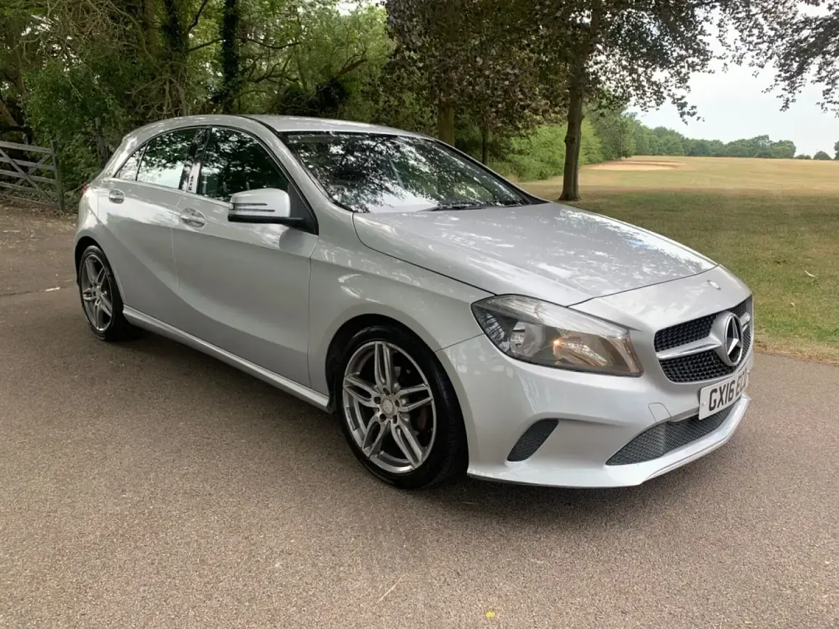 Used Mercedes A180 SE 107 HP (78 kW) 2016 Silver Hatchback