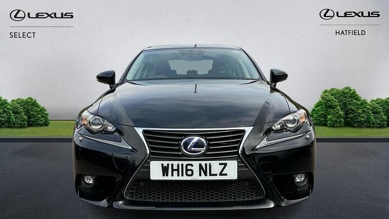 Used Lexus IS300h 223 HP (164 kW) 2016 Black Sedan