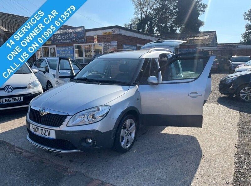 Silver Used 2011 Skoda Roomster MPV | £4,150 (A bit pricey) - Image 1/4