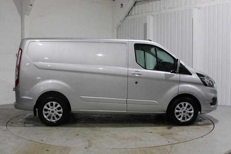 Used Ford Transit Custom Limited 130 HP (95 kW) 2022 Silver Van