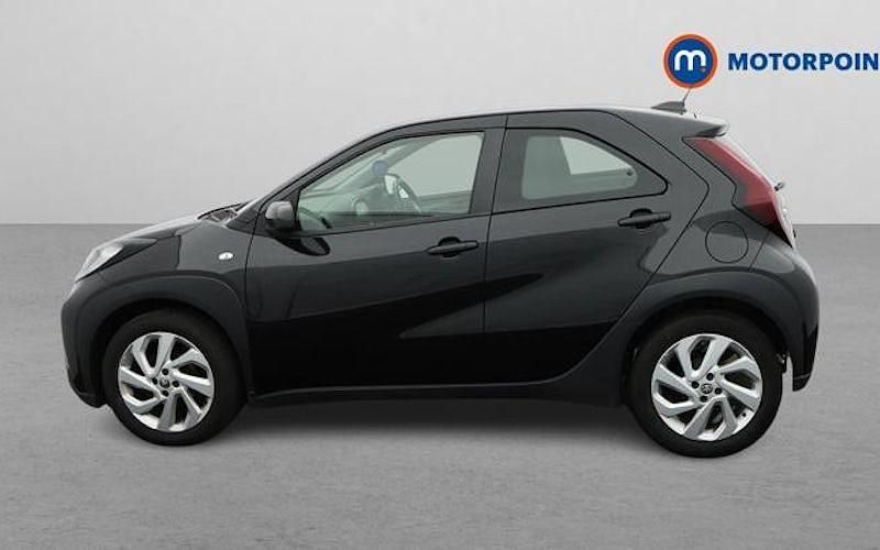 Used Toyota Aygo X PURE 72 HP (52 kW) 2025 SUV