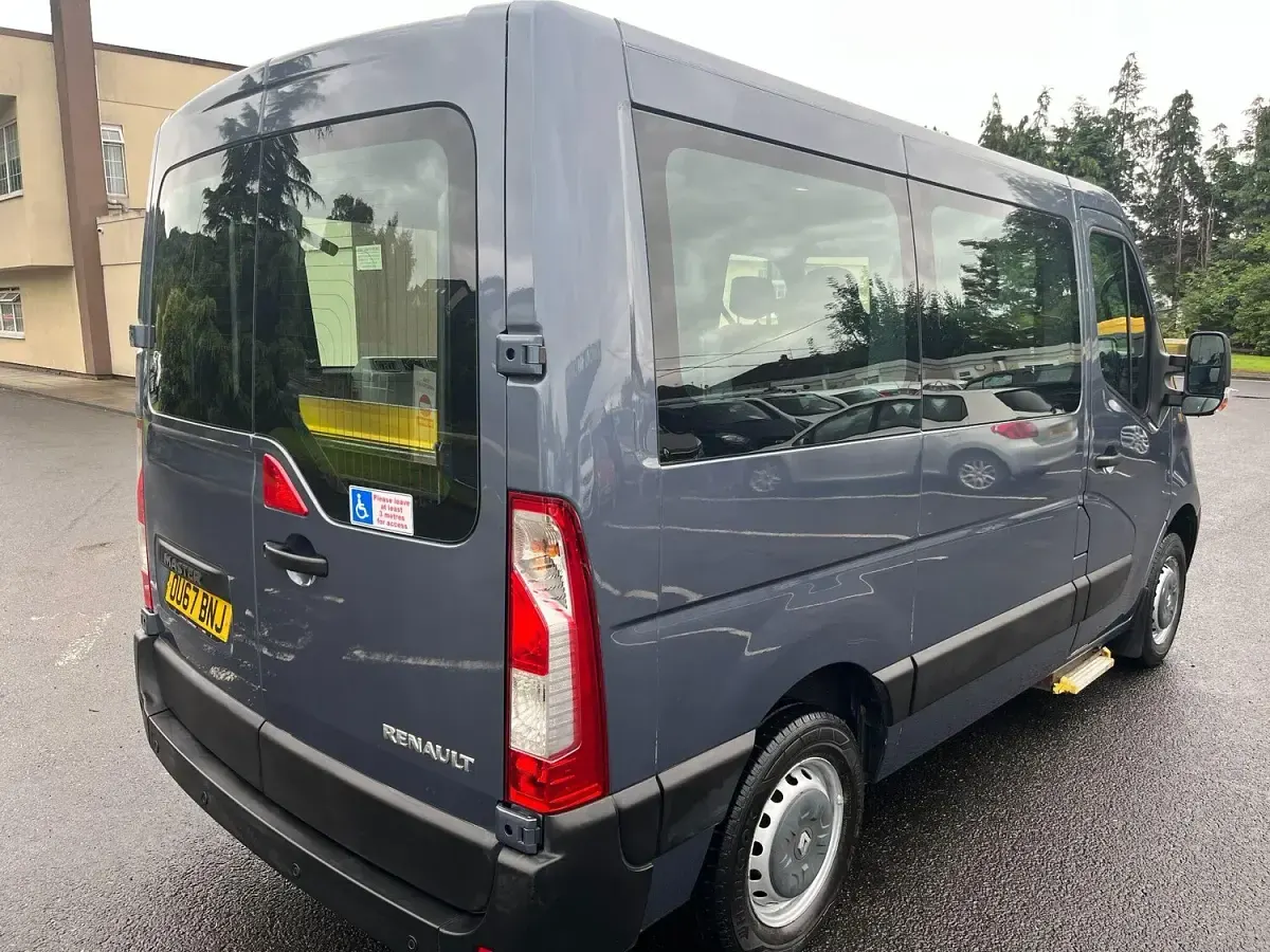 Used Renault Master Business 2018 Blue Van