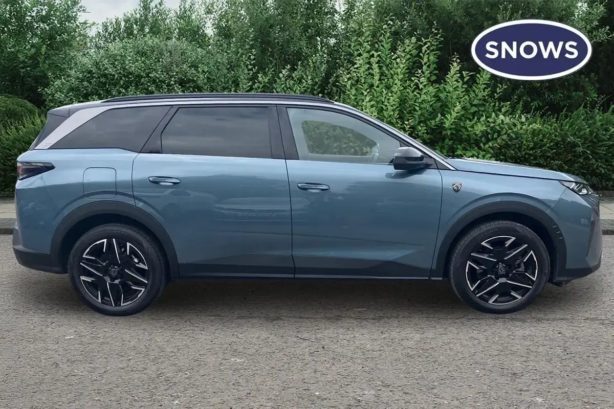 Used Peugeot 5008 GT 136 HP (100 kW) 2025 Blue SUV