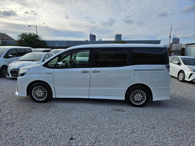 Used Toyota Noah 2026 White MPV