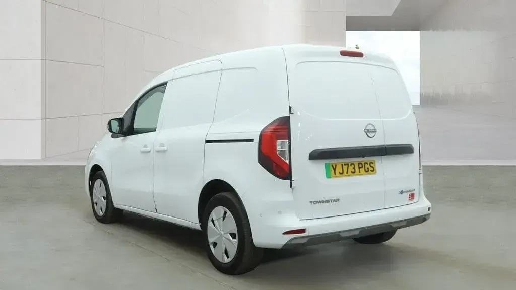 Used Nissan Townstar Tekna 89 kW (122 HP) 2023 White Van