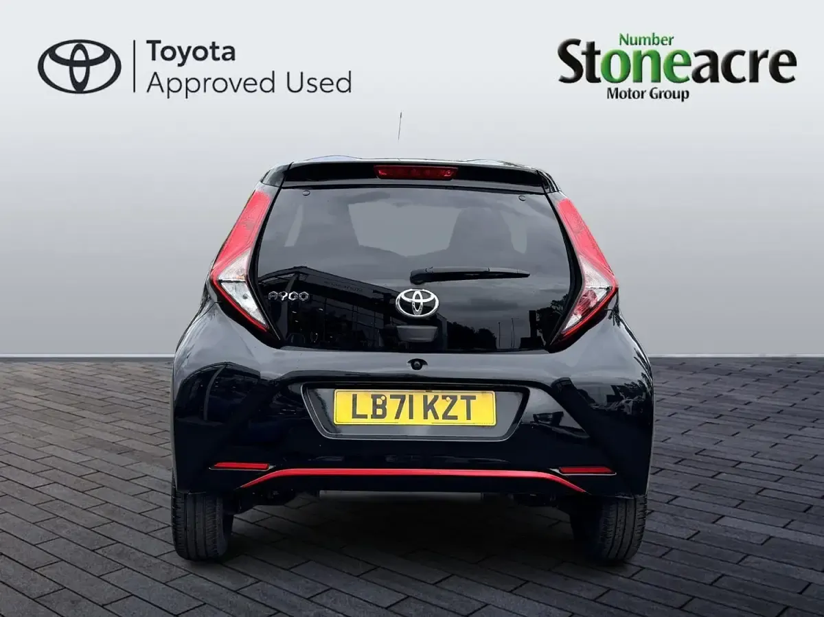 Used Toyota Aygo Trend 72 HP (52 kW) 2021 Black Hatchback