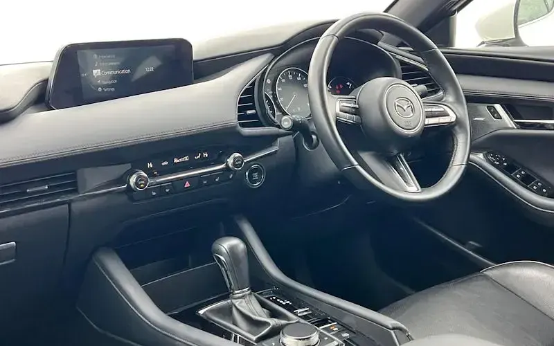 Used Mazda 3 Inclusive 186 HP (136 kW) 2022 White Hatchback