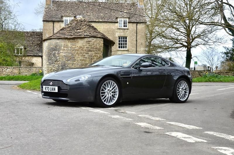 Used Aston Martin Vantage 420 HP (308 kW) 2009 Silver Coupe